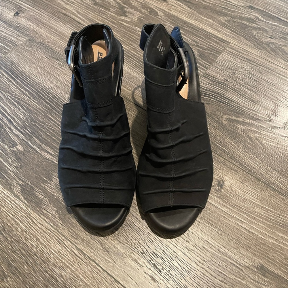 Earth brand wedges